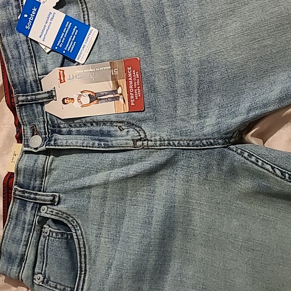 Levi's 514 Straight Fit Jeans in Light Blue Size 18 Youth (29X31)